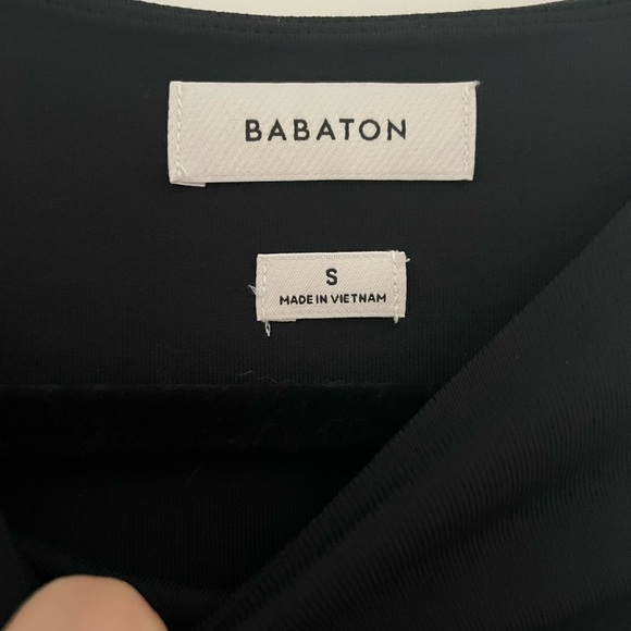 NWT Aritzia Babaton crop top contour small black - Picture 3 of 3